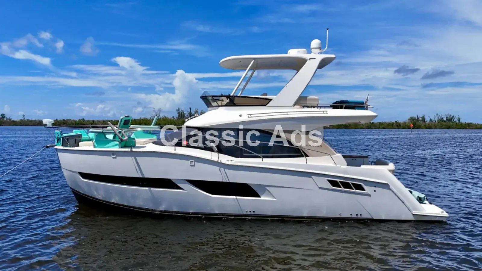 Luxury Yacht 40ft - Image 1